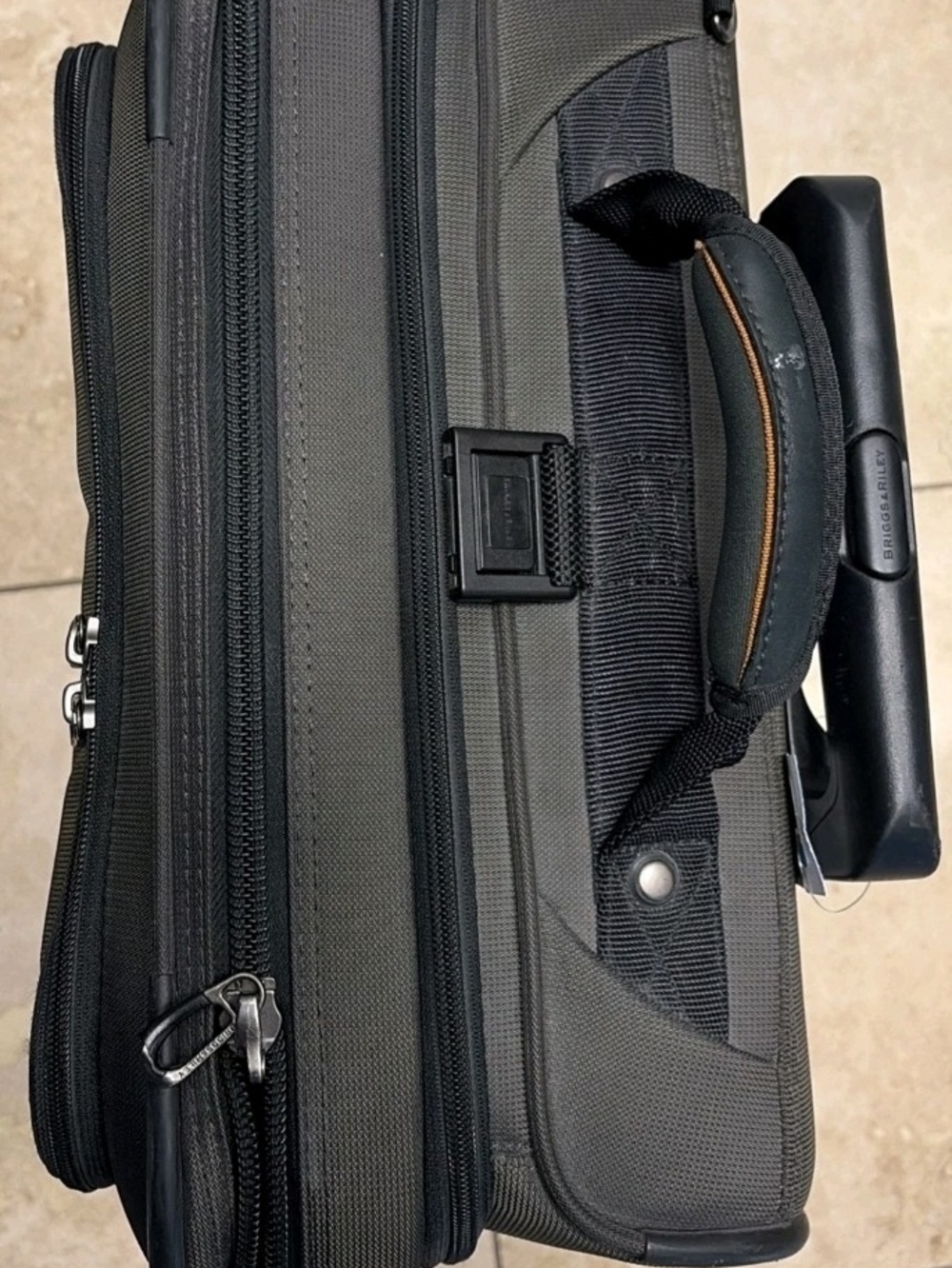 Briggs And Riley 26" Check In Luggage Only Used For Display - Picture 8 of 11